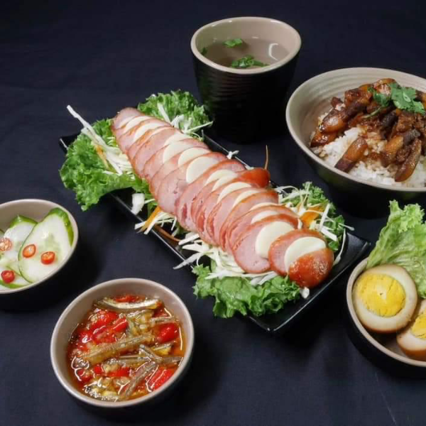Shihlin Sausage Pork Rice Set 士林香腸滷肉飯套餐